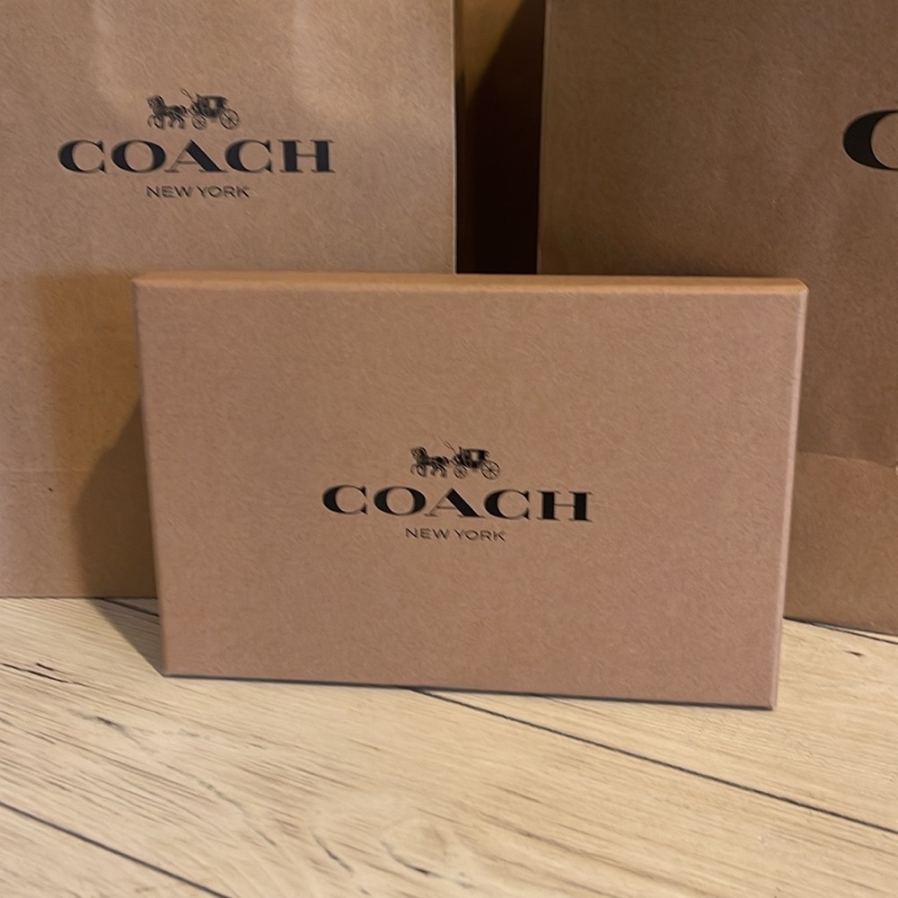 COACH Wallet Gift Set. BROWN NWT. Gift with Box,, & Seal. - Picture 9 of 10